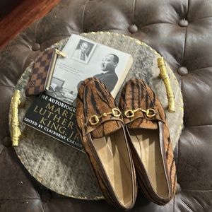 Authentic Gucci Flats.  Very Cute Try Dressing these up .